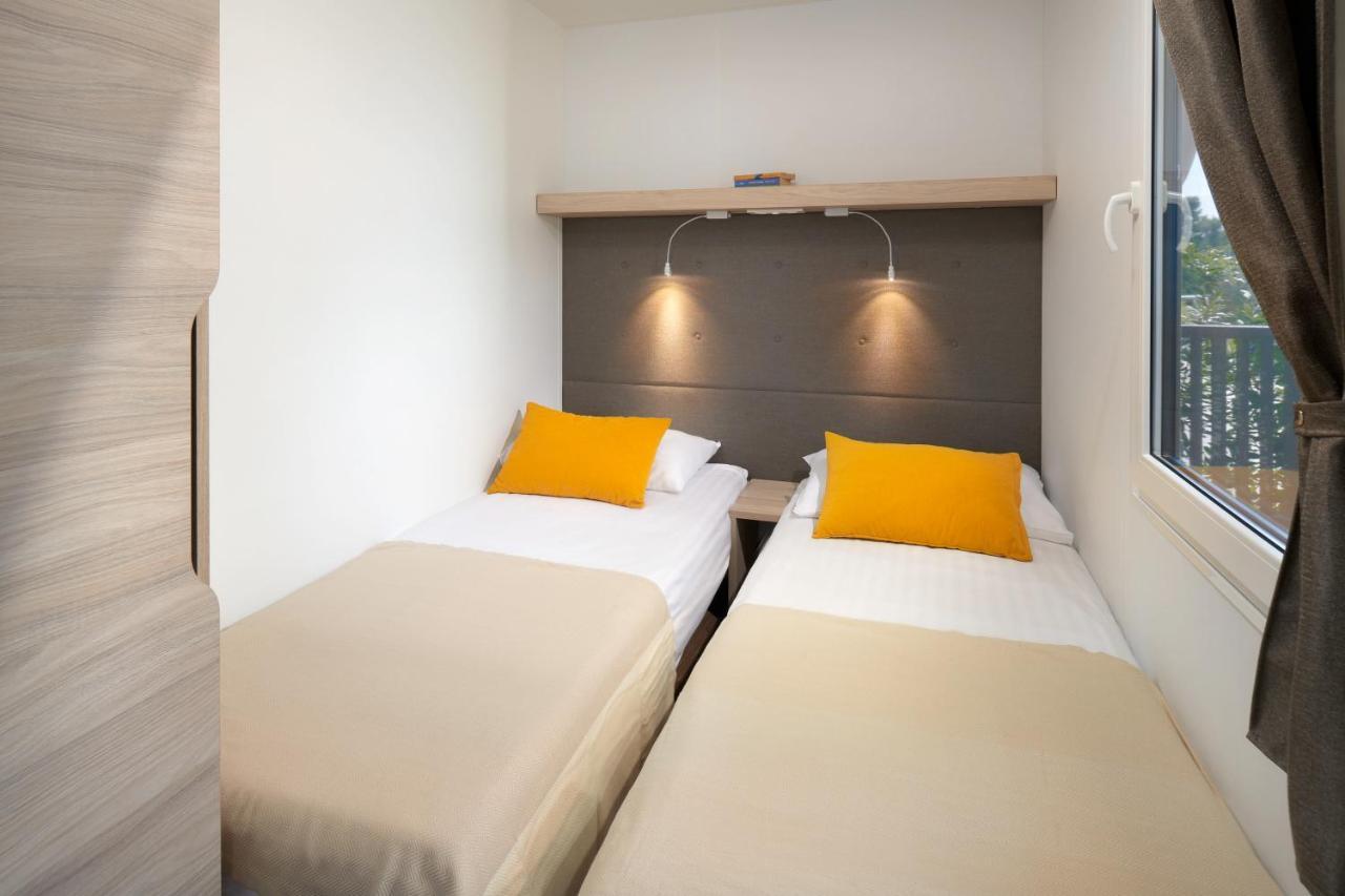 Medora Orbis Mobile Homes & Glamping Podgora Eksteriør bilde
