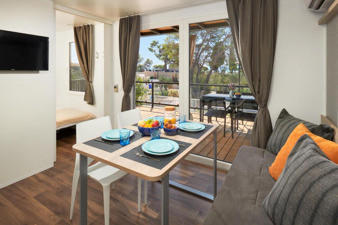 Medora Orbis Mobile Homes & Glamping Podgora Eksteriør bilde
