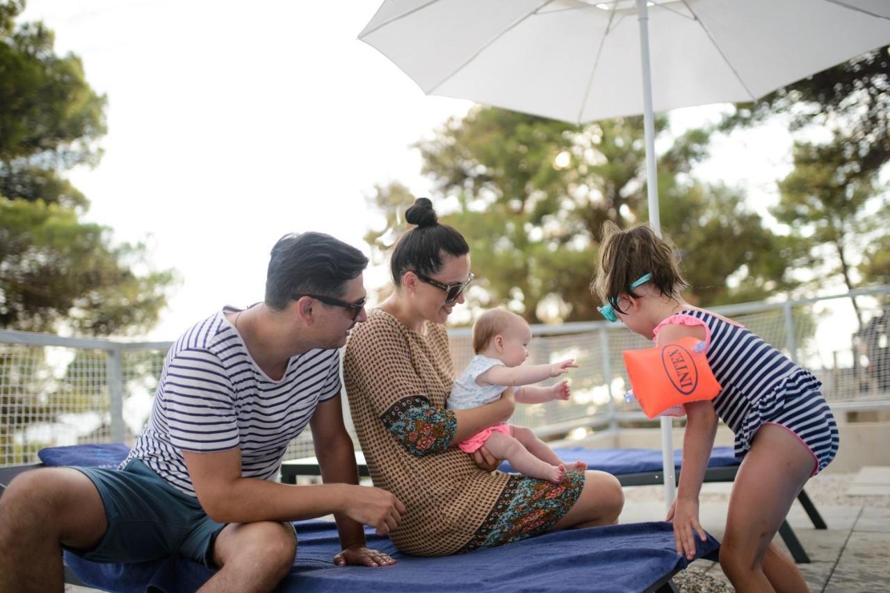 Medora Orbis Mobile Homes & Glamping Podgora Eksteriør bilde